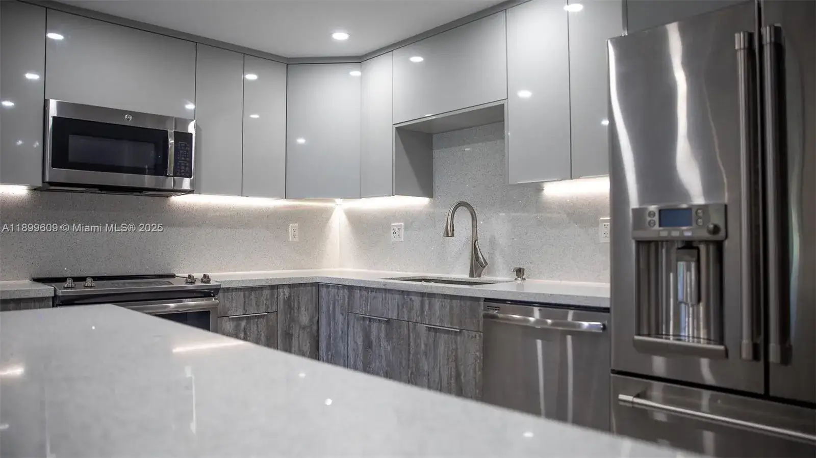 1 bedroom 1 bath Residential for sale at 9735 NW 52nd St # 312, Doral FL 33178