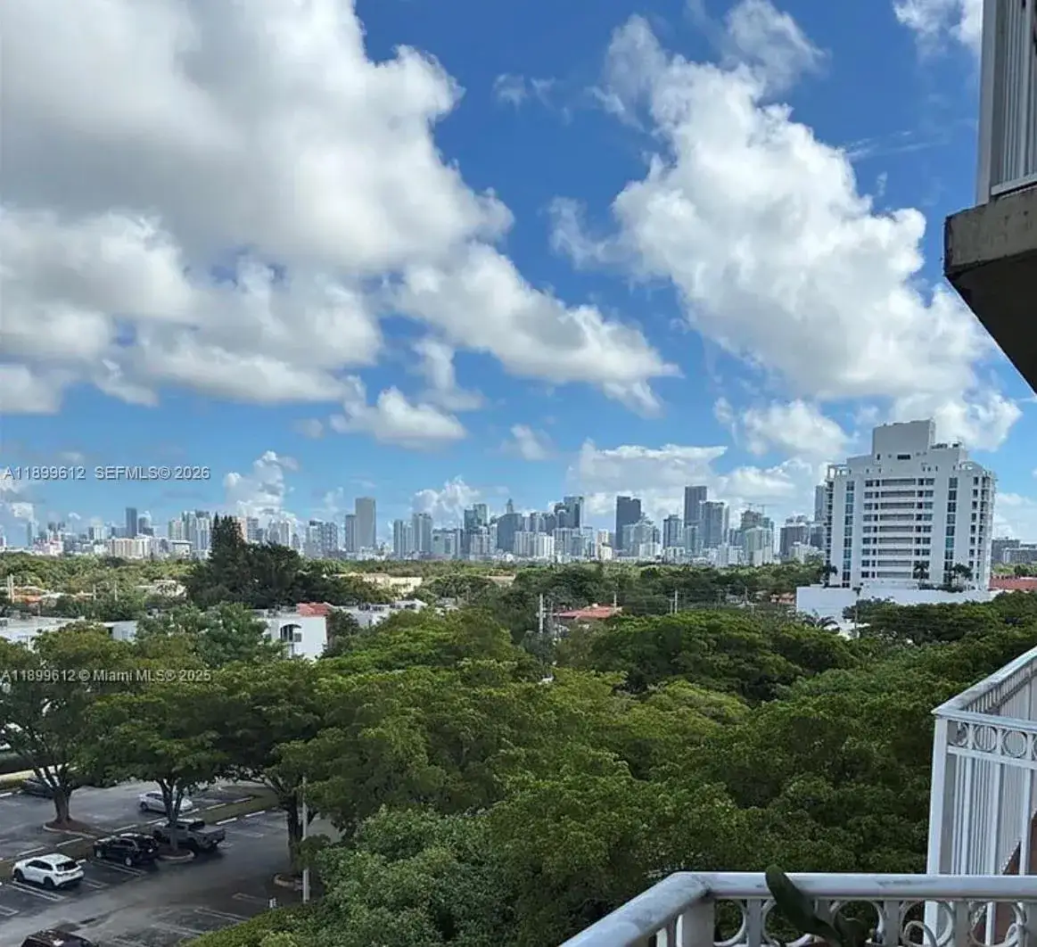 2 bedroom 2 bath Residential for sale at 1650 Coral Way # 808, Miami FL 33145