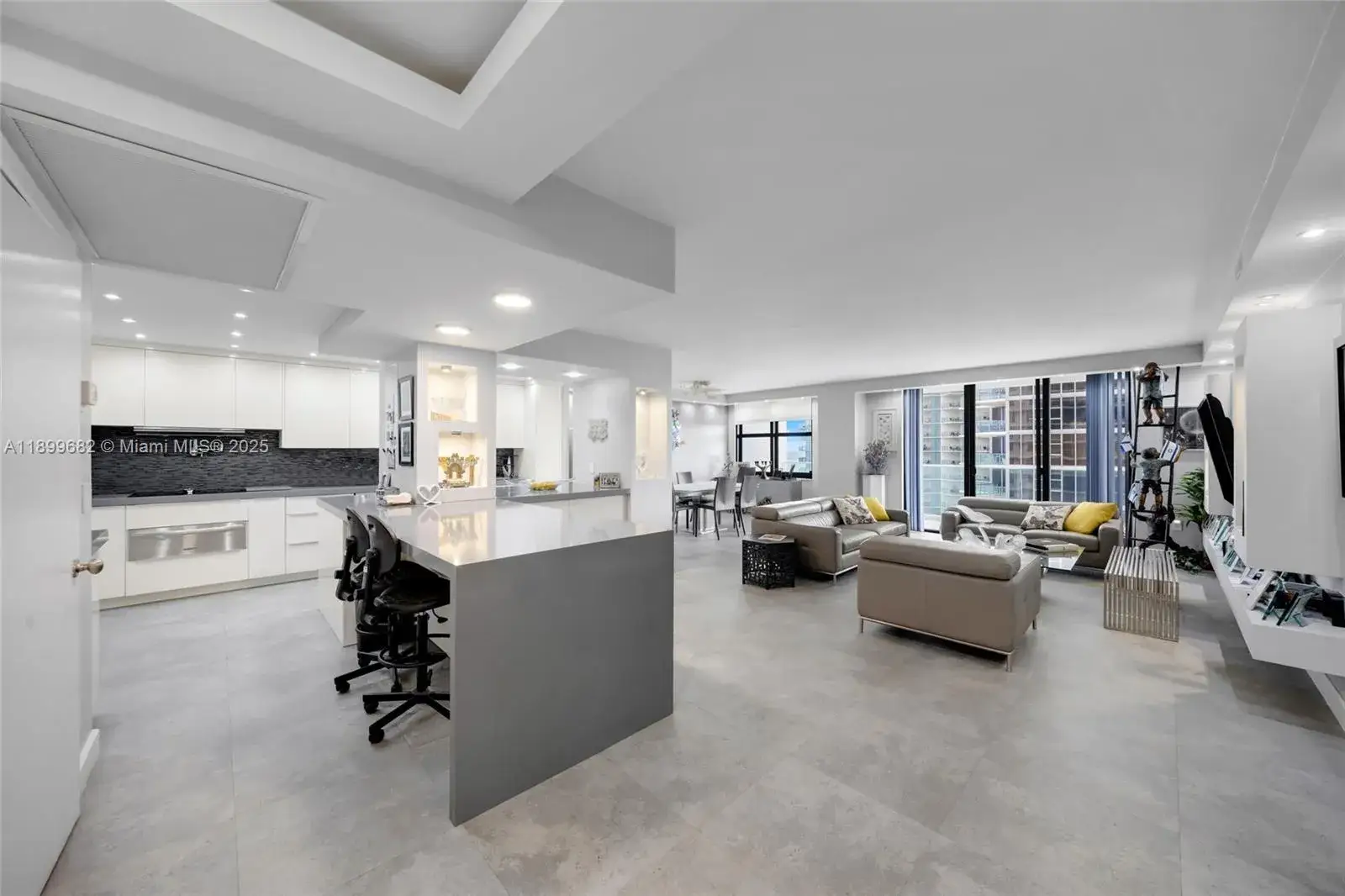 2 bedroom 2 bath Residential Lease for rent at 9801 Collins Ave # 16U, Bal Harbour FL 33154