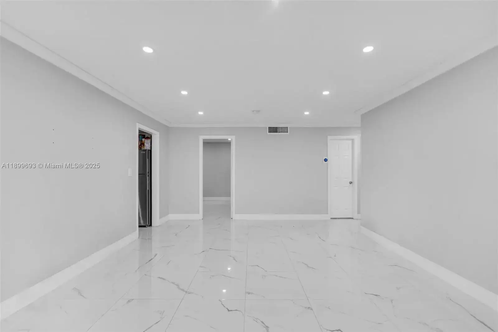 2 bedroom 1 bath Residential Lease for rent at 7101 W Sunrise Blvd # A2, Plantation FL 33313
