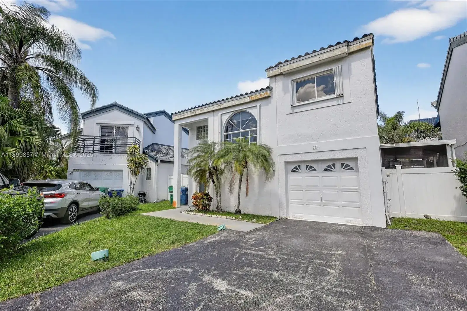3 bedroom 3 bath Residential for sale at 221 NE 212th St, Miami FL 33179
