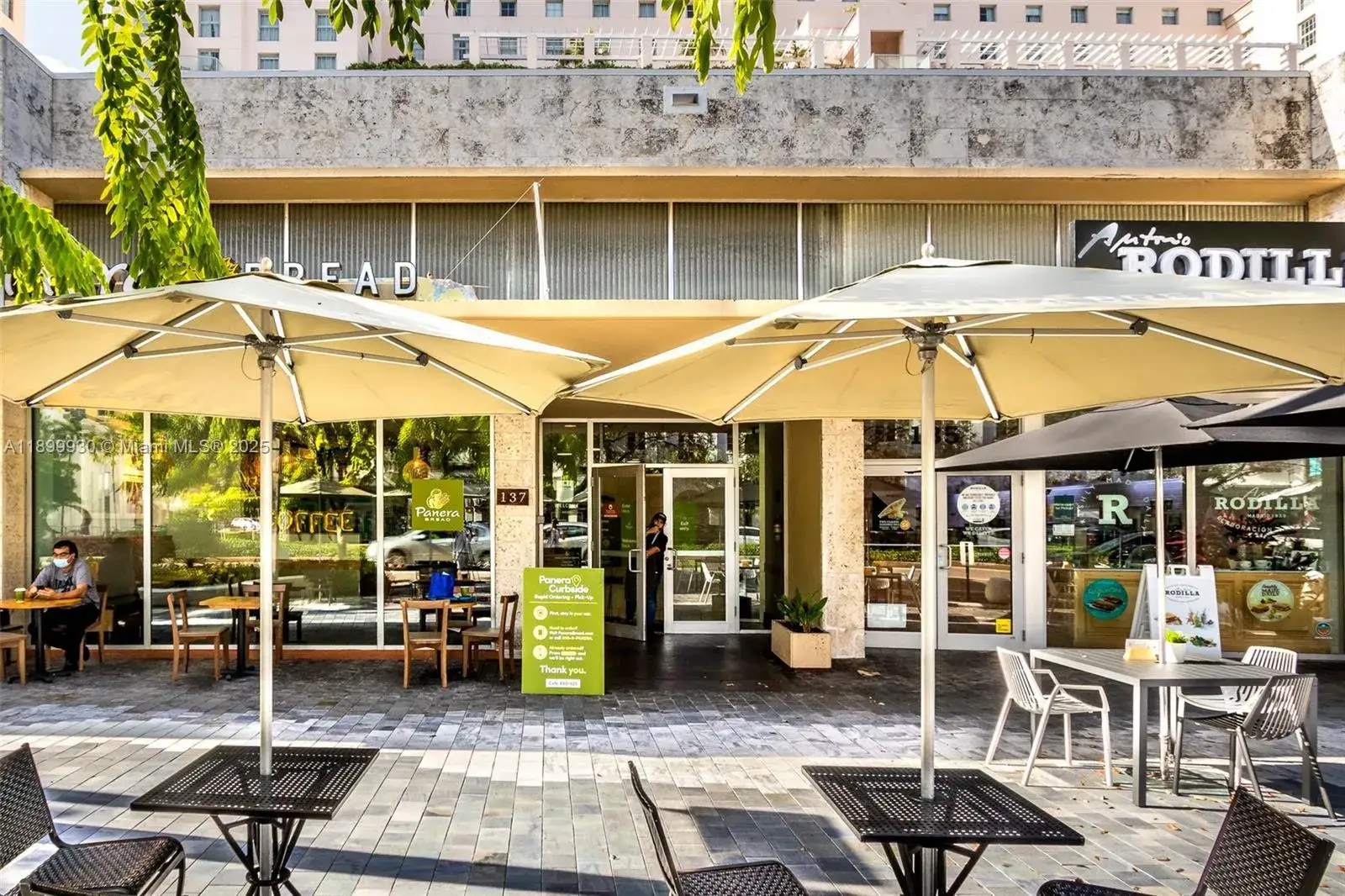 Commercial Sale for sale at 137 Miracle Mile, Coral Gables FL 33134