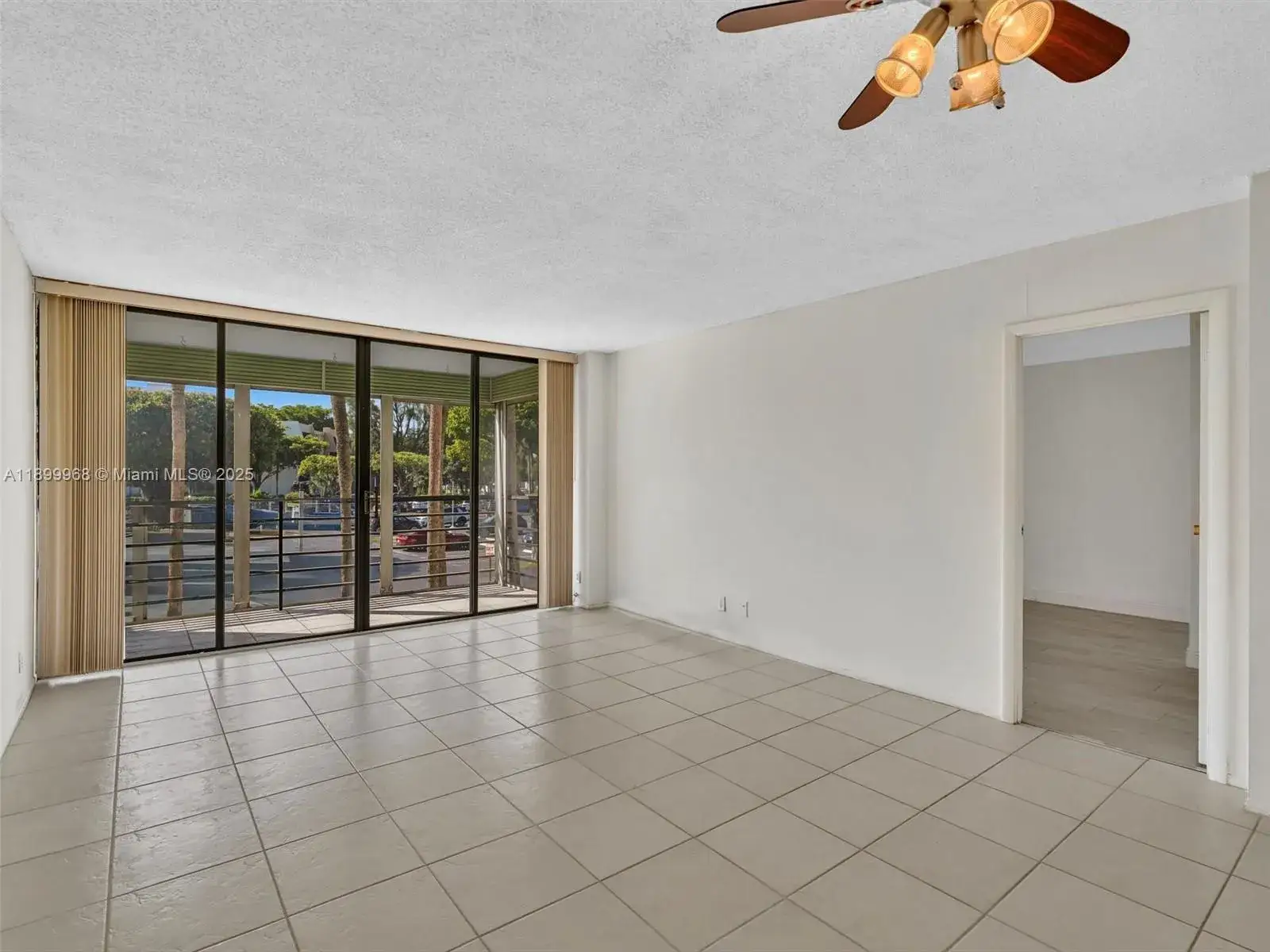1 bedroom 1 bath Residential for sale at 20500 W Country Club Dr # 203, Aventura FL 33180