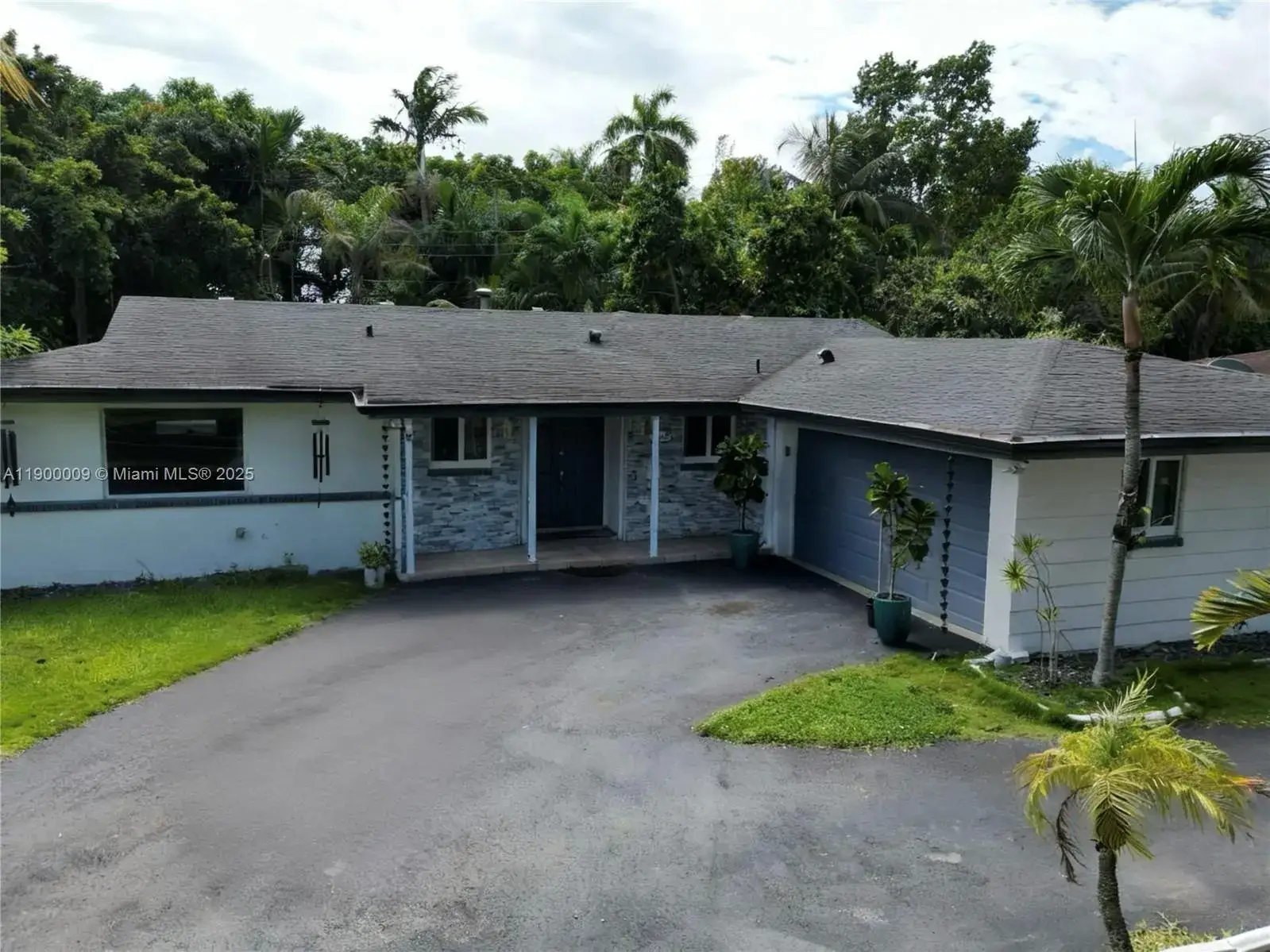 3 bedroom 3 bath Residential Lease for rent at 10220 SW 160th St # 10220, Miami FL 33157