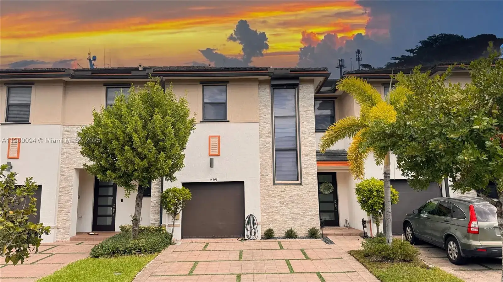 3 bedroom 2 bath Residential for sale at 15593 NW 91st Ct, Miami Lakes FL 33018