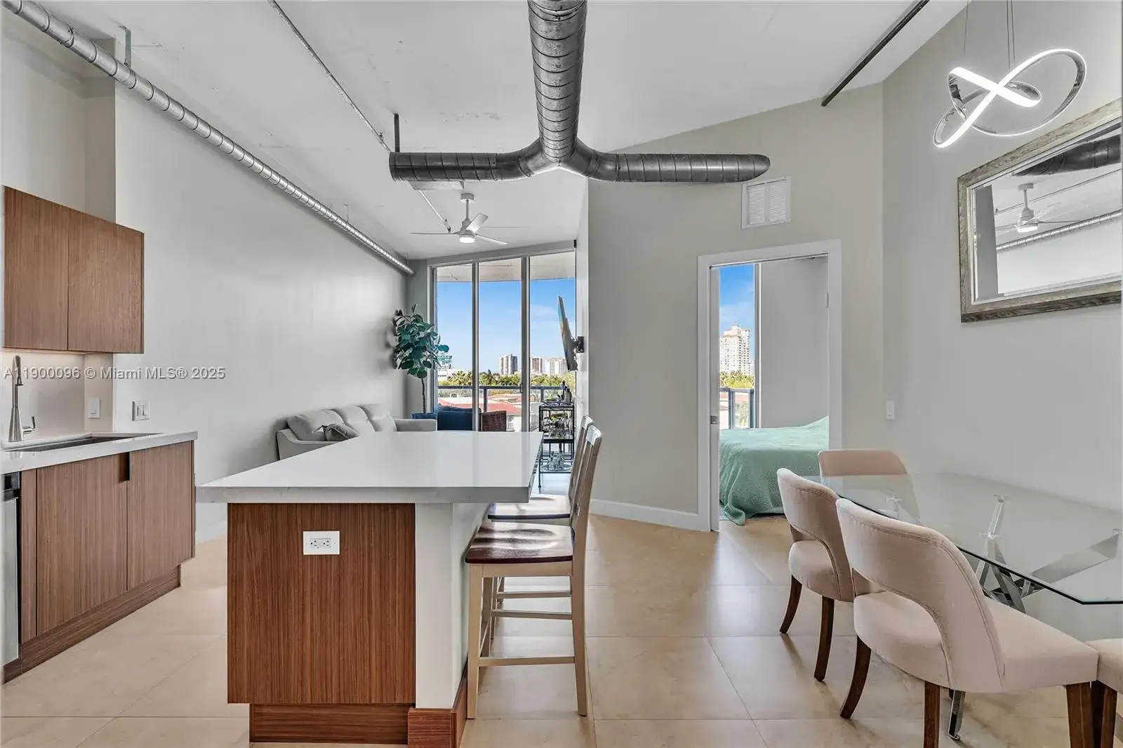 2 bedroom 2 bath Residential for sale at 3029 NE 188th St # 503, Aventura FL 33180
