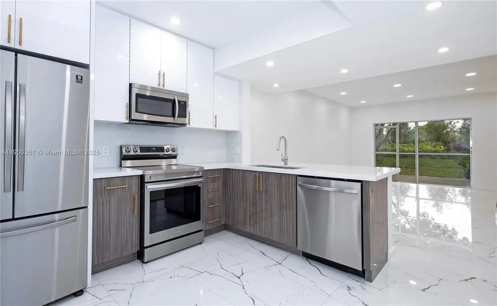 2 bedroom 2 bath Residential for sale at 16697 Hemingway Dr, Weston FL 33326