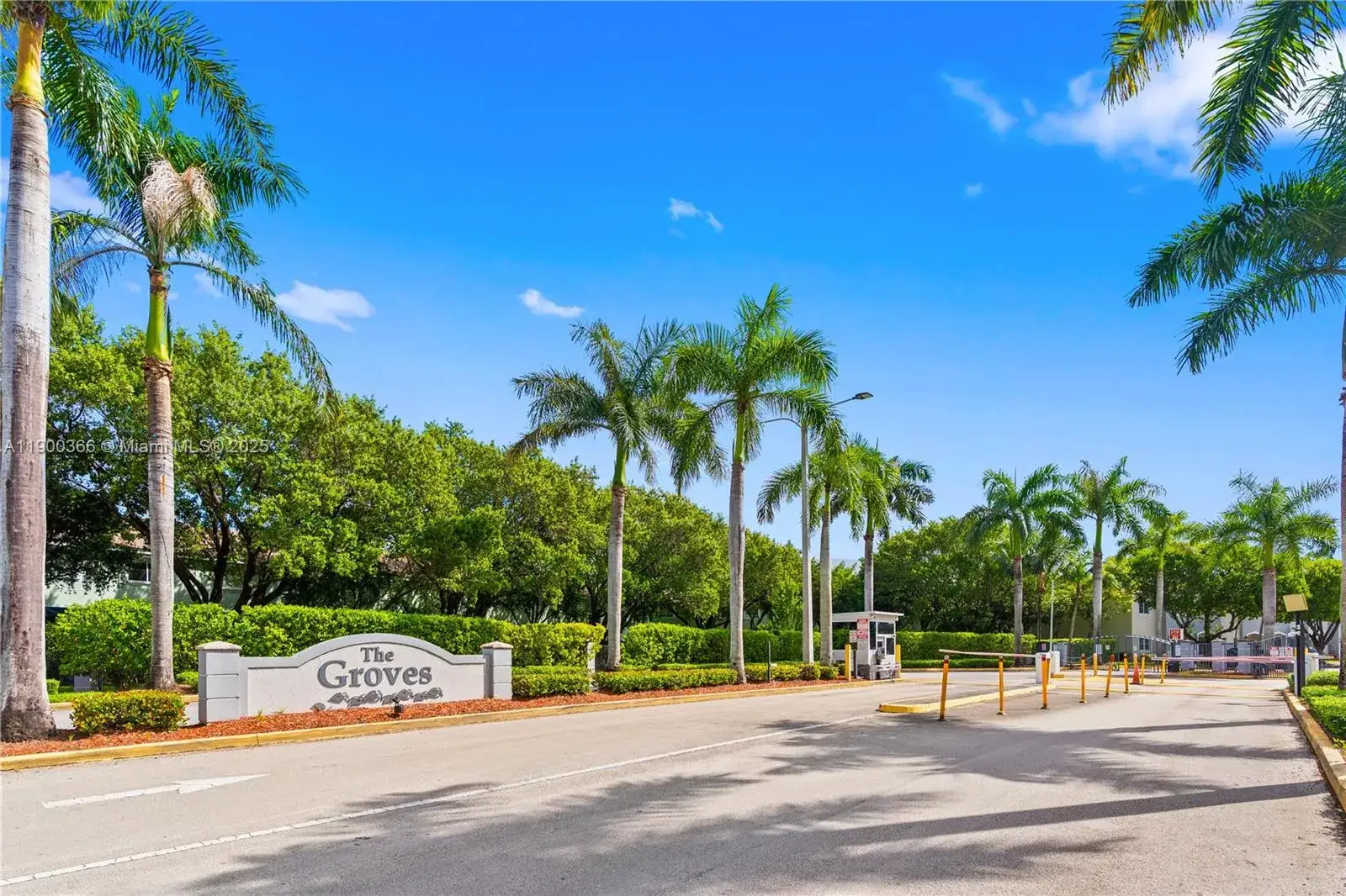 2 bedroom 2 bath Residential for sale at 1621 SE 30th St, Homestead FL 33035