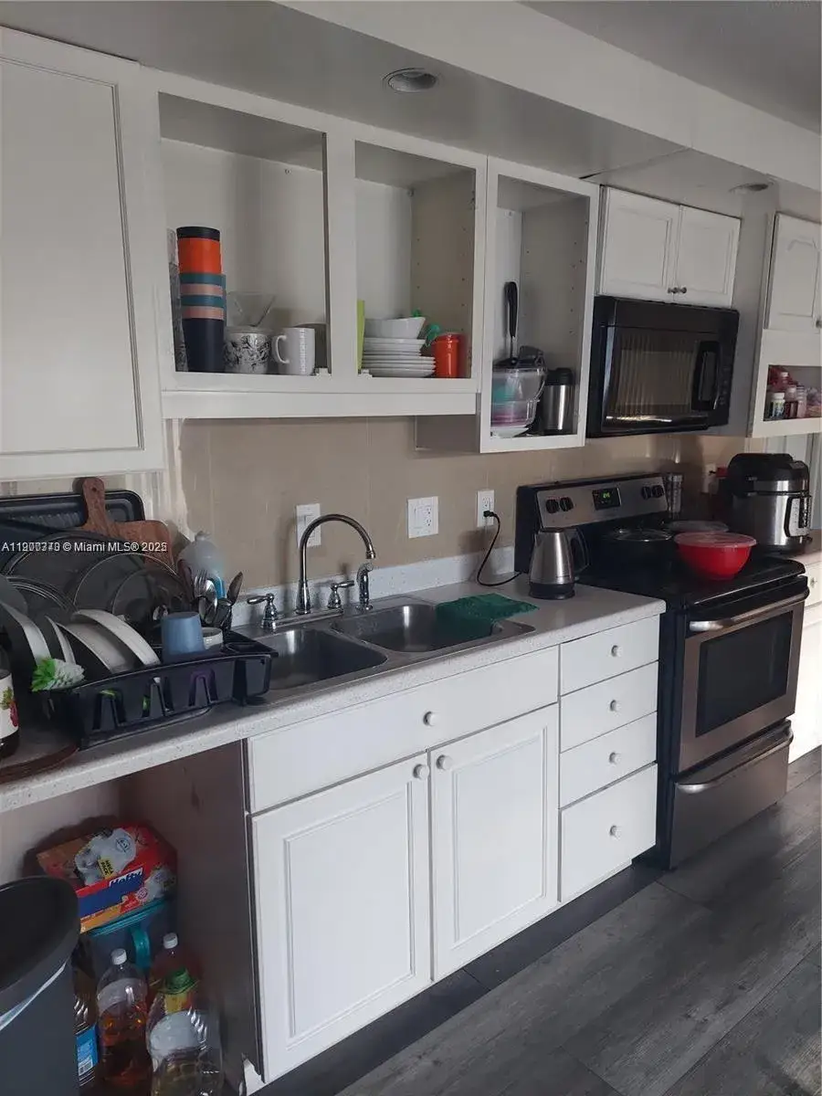 2 bedroom 1 bath Residential Lease for rent at 2671 SW 54th Pl # 0, Dania Beach FL 33312