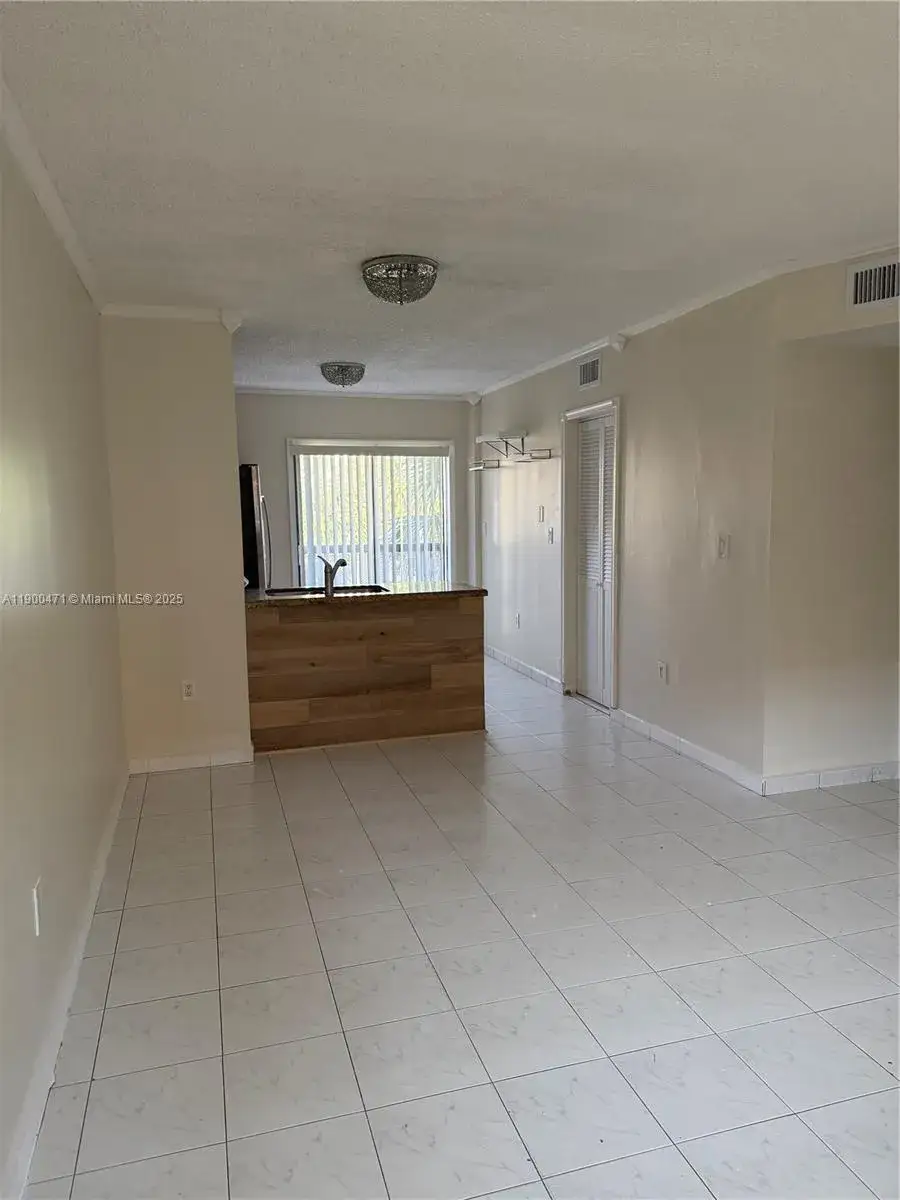 2 bedroom 2 bath Residential Lease for rent at 5490 W 21st Ct # 308, Hialeah FL 33016