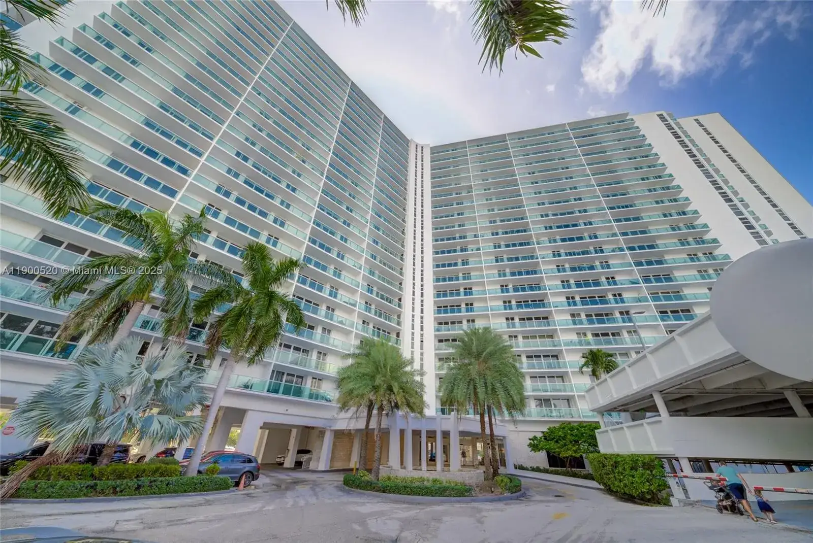 2 bedroom 2 bath Residential for sale at 100 Bayview Dr # 214, Sunny Isles Beach FL 33160