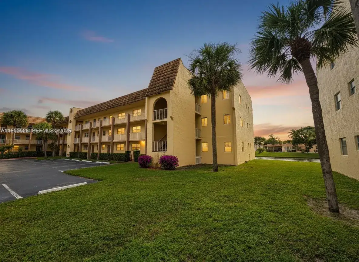 2 bedroom 2 bath Residential for sale at 8465 Sunrise Lakes Blvd # 212, Sunrise FL 33322