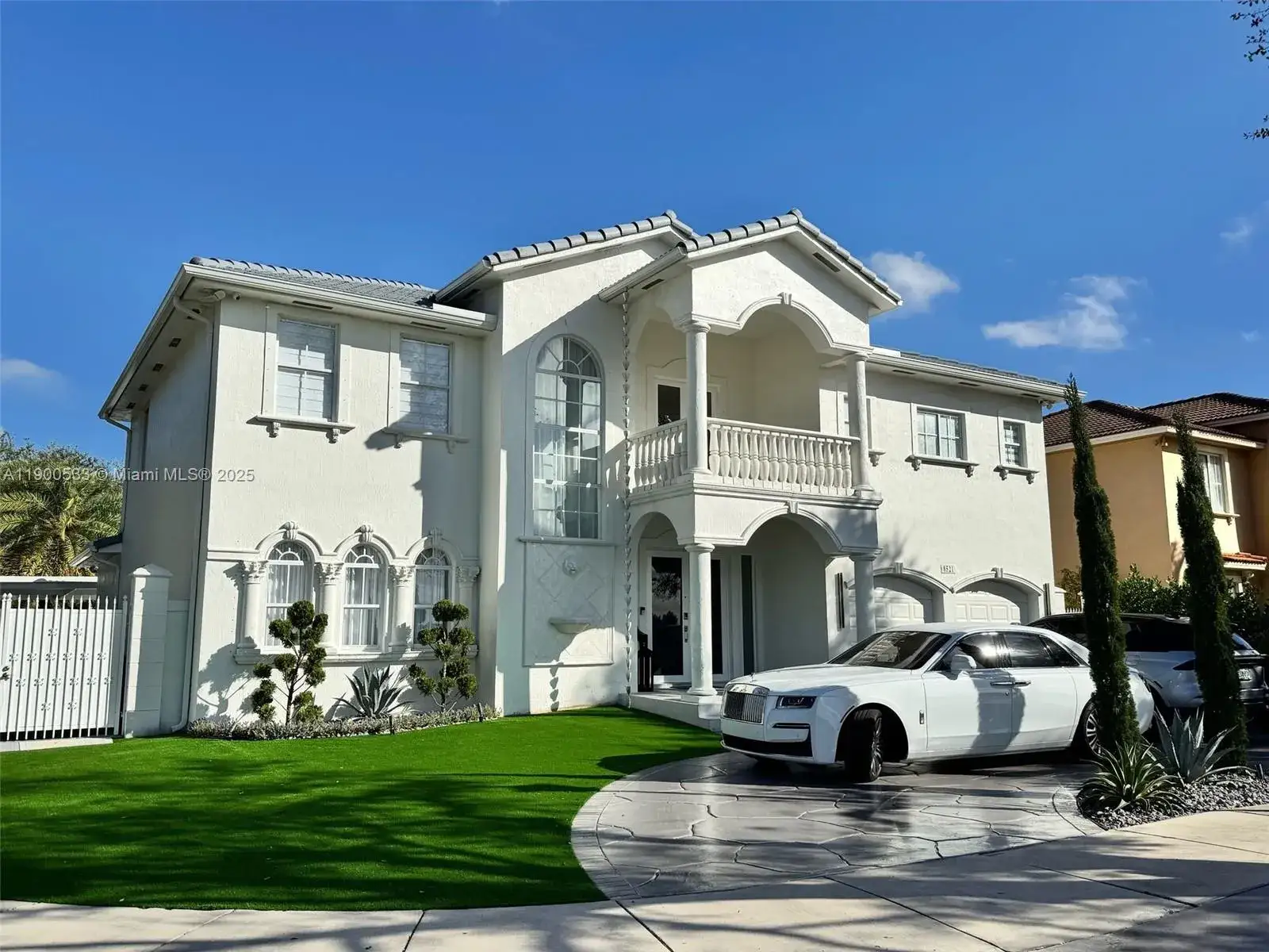 5 bedroom 3 bath Residential for sale at 8521 NW 162nd St, Miami Lakes FL 33016