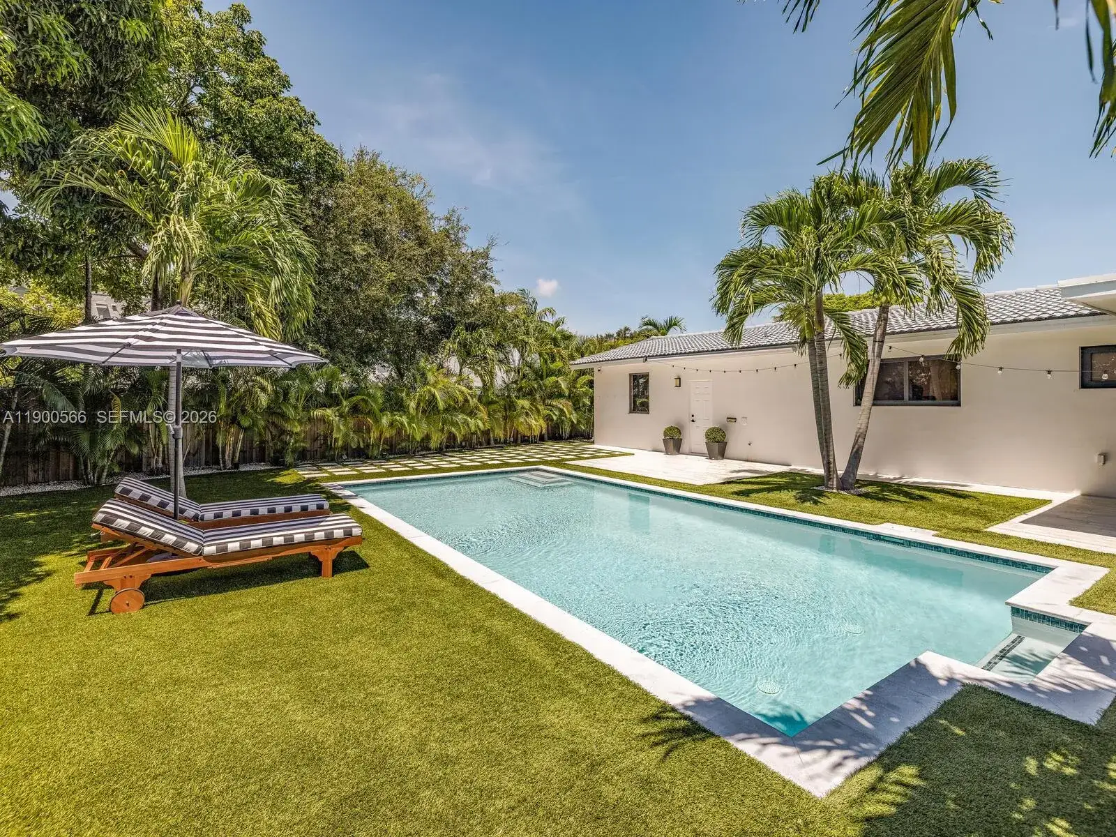 2 bedroom 2 bath Residential for sale at 11504 NE 6th Ave, Biscayne Park FL 33161