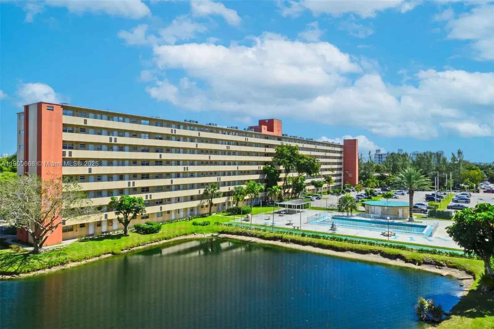 1 bedroom 1 bath Residential Lease for rent at 1770 NE 191st St # 1, Miami FL 33179