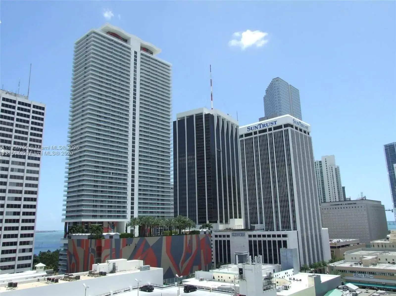 1 bedroom 1 bath Residential for sale at 133 NE 2nd Ave # 1104, Miami FL 33132