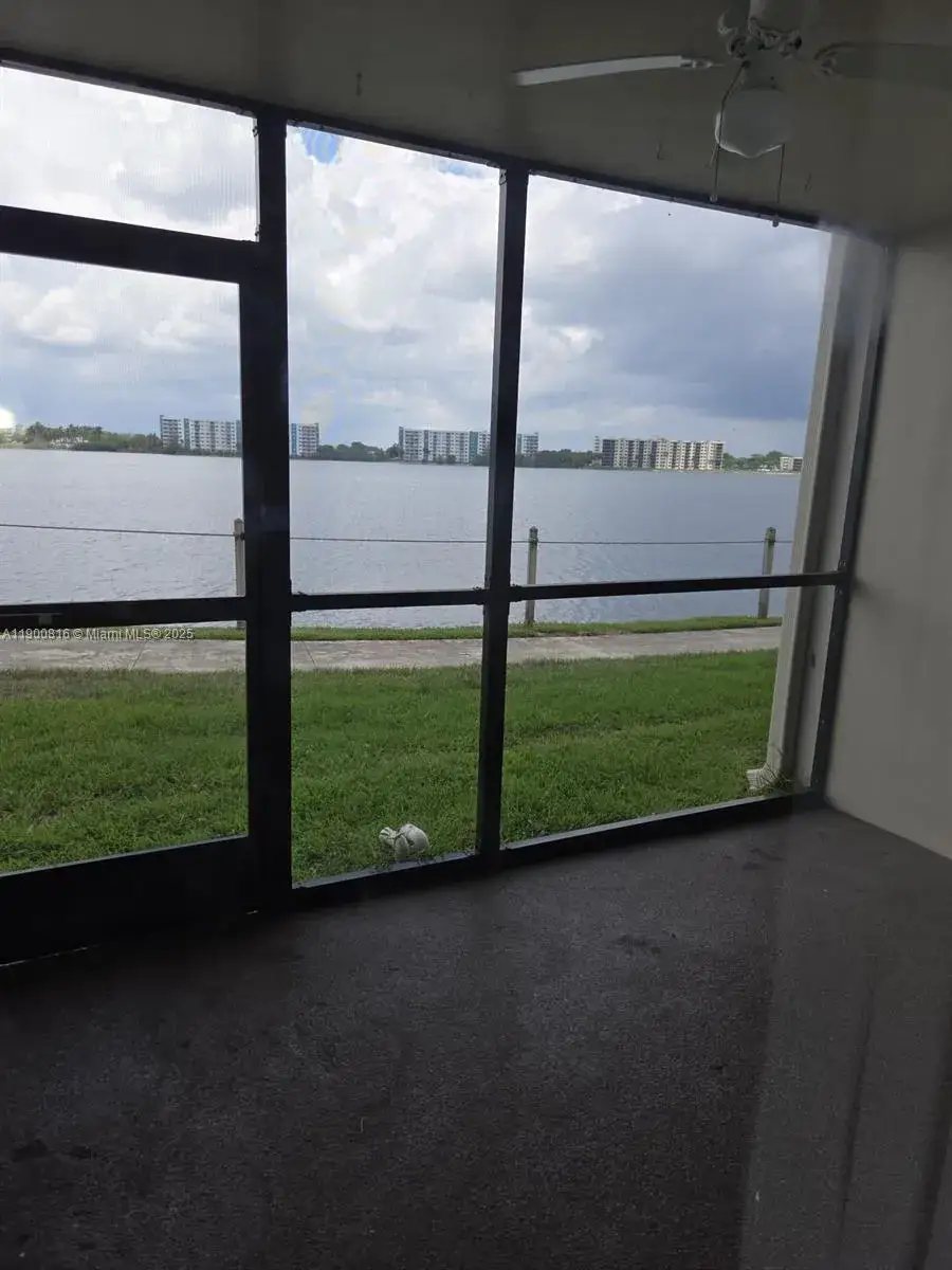 2 bedroom 2 bath Residential for sale at 117 Lake Emerald Dr # 108, Oakland Park FL 33309