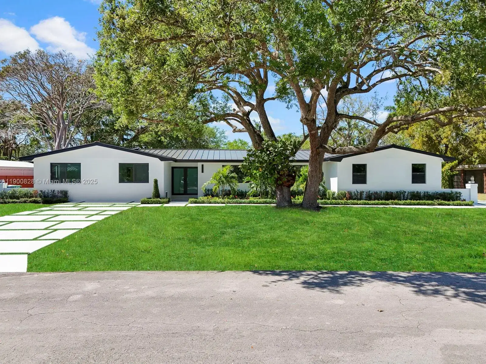 4 bedroom 3 bath Residential for sale at 16610 SW 82nd Ct, Palmetto Bay FL 33157
