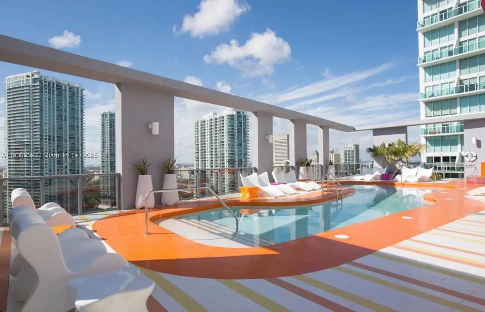 2 bedroom 2 bath Residential for sale at 31 SE 6th St # 2508, Miami FL 33131