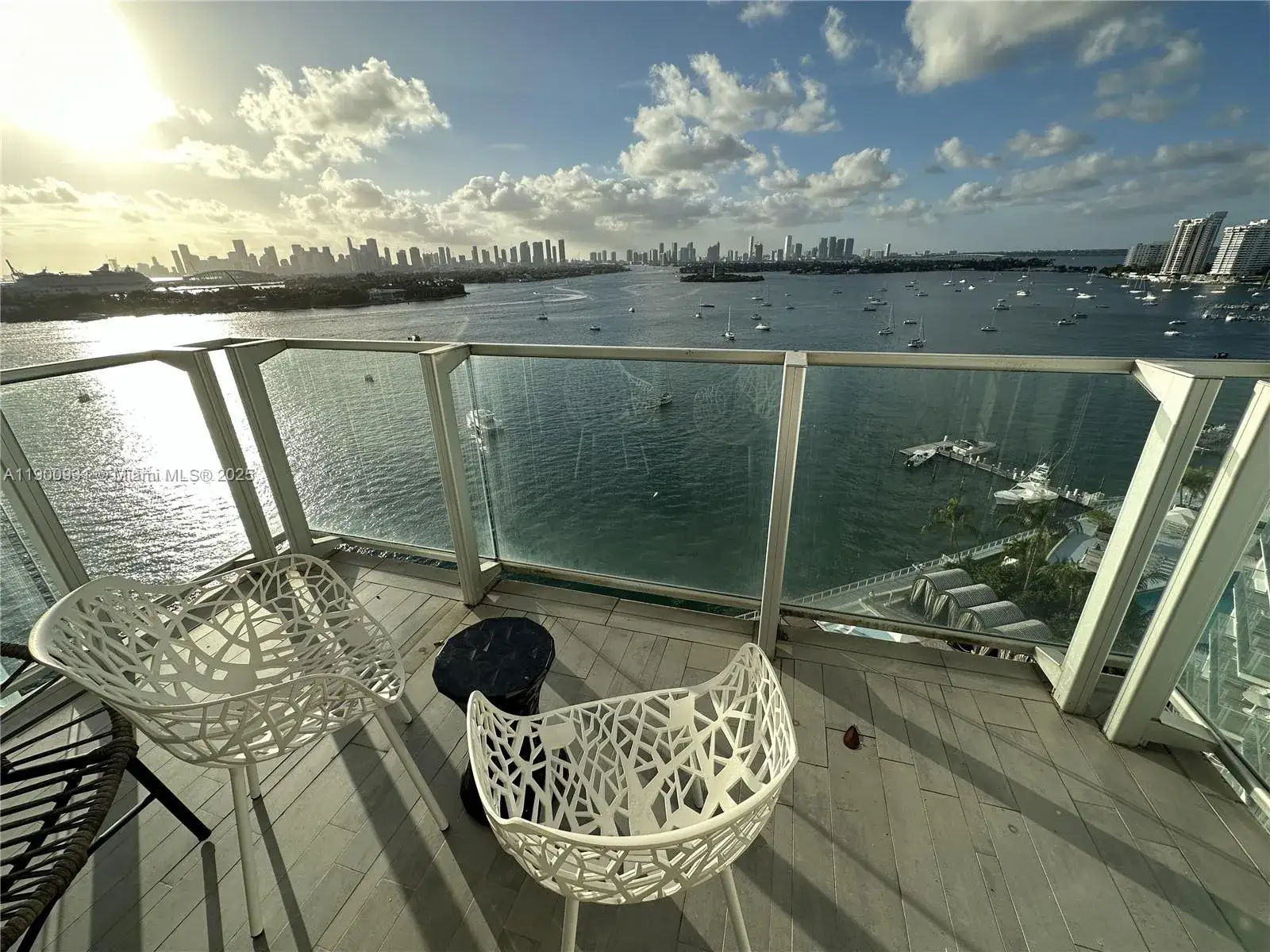 1 bedroom 1 bath Residential for sale at 1100 West Ave # 1520, Miami Beach FL 33139