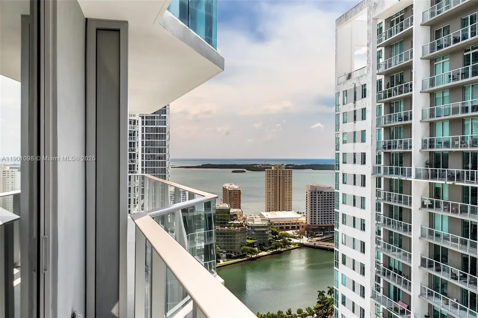 2 bedroom 2 bath Residential for sale at 77 SE 5th Street # 2107, Miami FL 33143