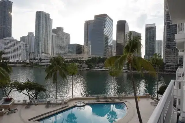 3 bedroom 2 bath Residential for sale at 701 Brickell Key Blvd # 412, Miami FL 33131