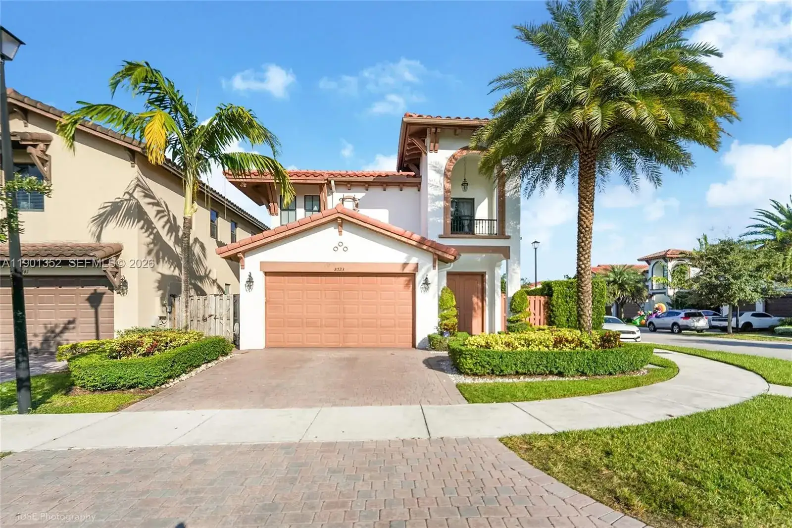 4 bedroom 3 bath Residential for sale at 8723 NW 102nd Pl, Doral FL 33178
