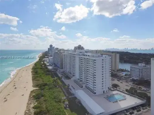 1 bedroom 1 bath Residential Lease for rent at 5601 Collins Ave # 1115, Miami Beach FL 33140
