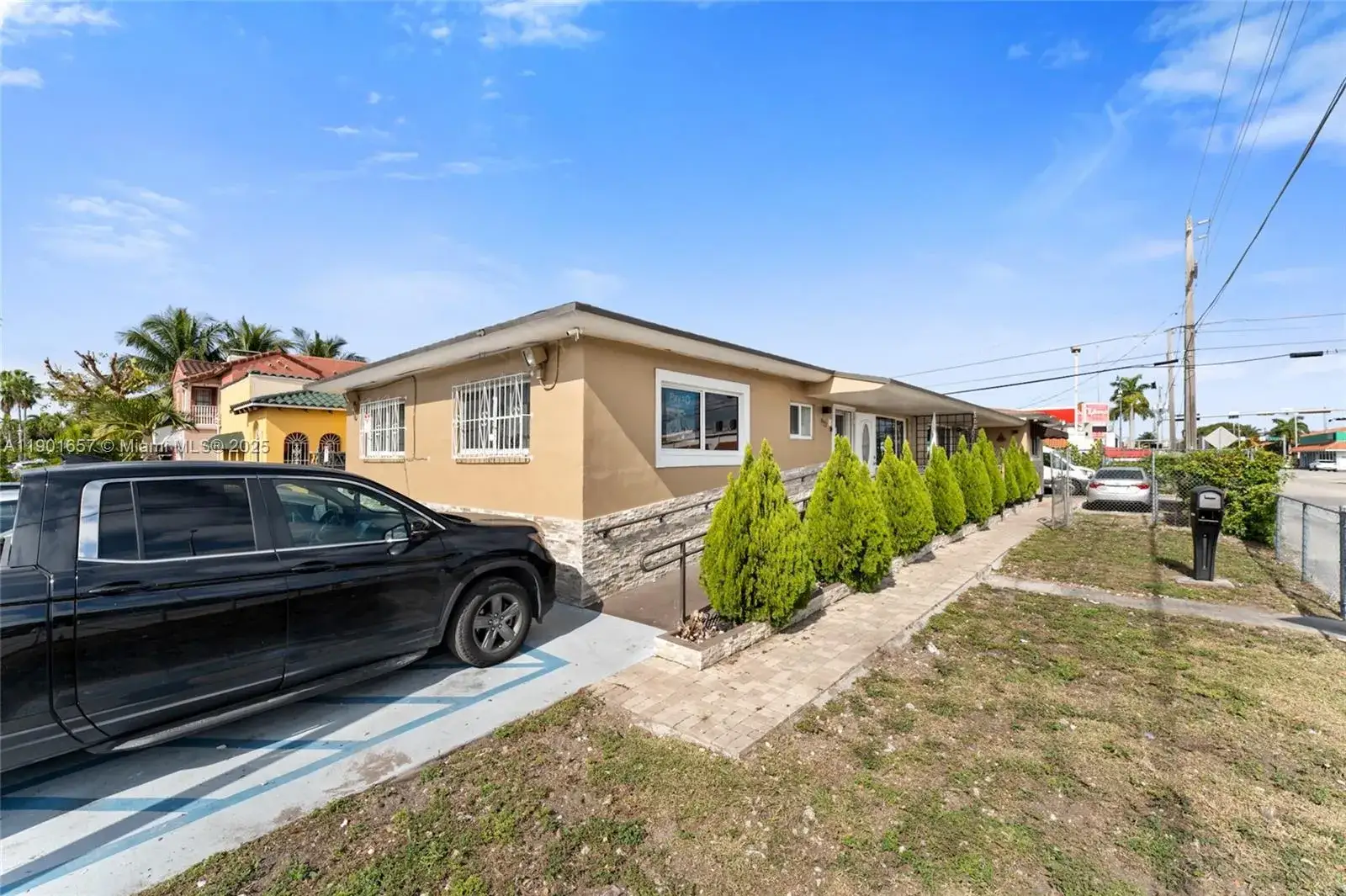 2 bedroom 2 bath Residential Lease for rent at 820 SW 17th Ave # 1, Miami FL 33135