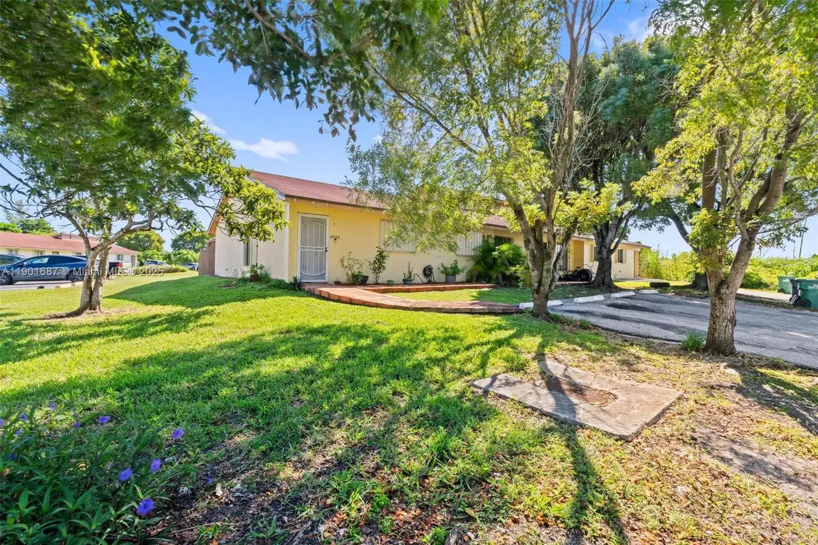 3 bedroom 2 bath Residential for sale at 14006 SW 281st Ter, Homestead FL 33033