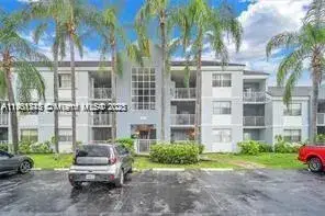 2 bedroom 2 bath Residential for sale at 8670 SW 212th St # 108, Cutler Bay FL 33189