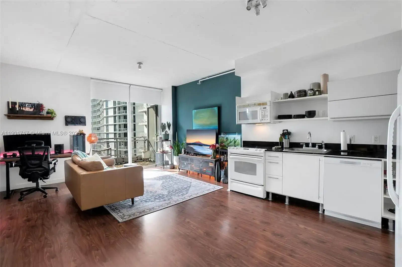 1 bath Residential for sale at 690 SW 1st Ct # 2730, Miami FL 33130