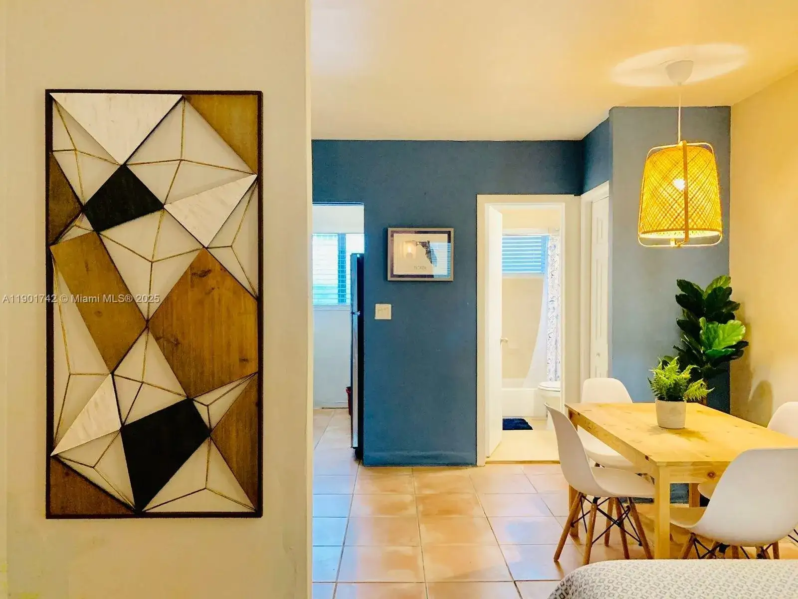 1 bath Residential Lease for rent at 825 Euclid Ave # 3, Miami Beach FL 33139