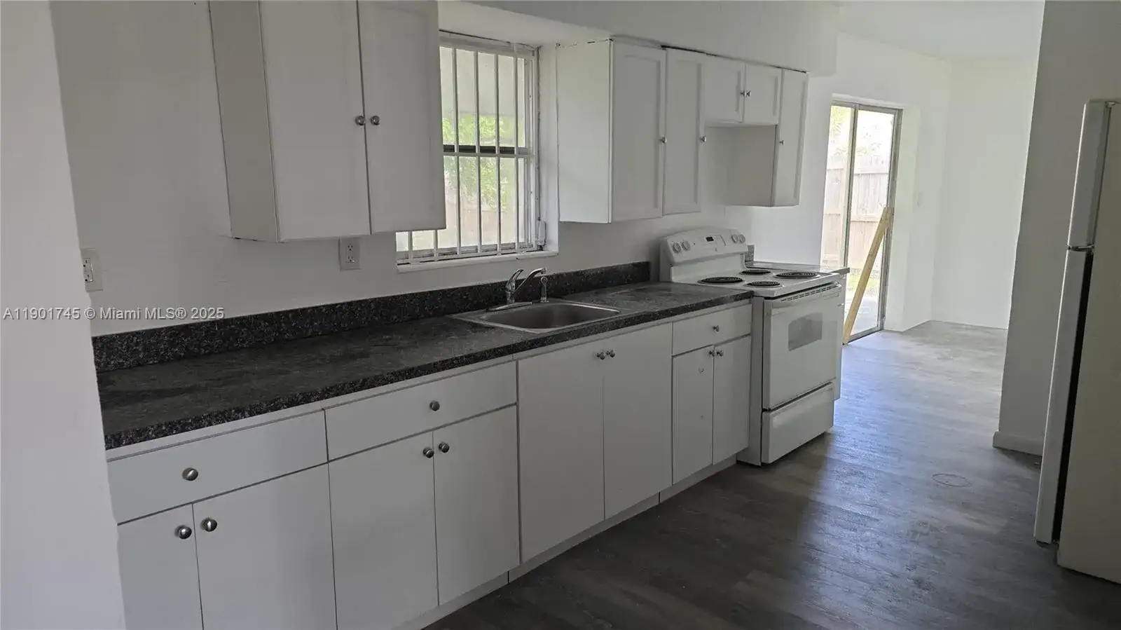 4 bedroom 2 bath Residential Lease for rent at 5167 Pat Pl, West Palm Beach FL 33407