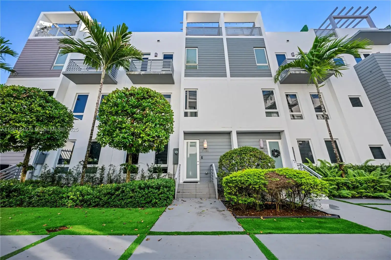 4 bedroom 3 bath Residential for sale at 9153 NW 33rd St, Doral FL 33172