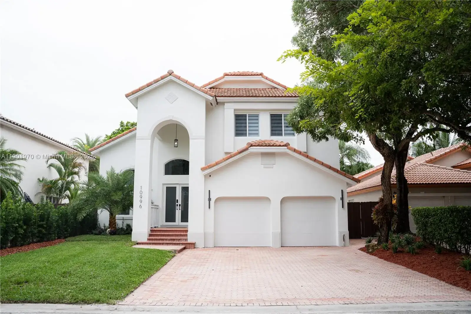 4 bedroom 3 bath Residential for sale at 10996 NW 58th Ter, Doral FL 33178