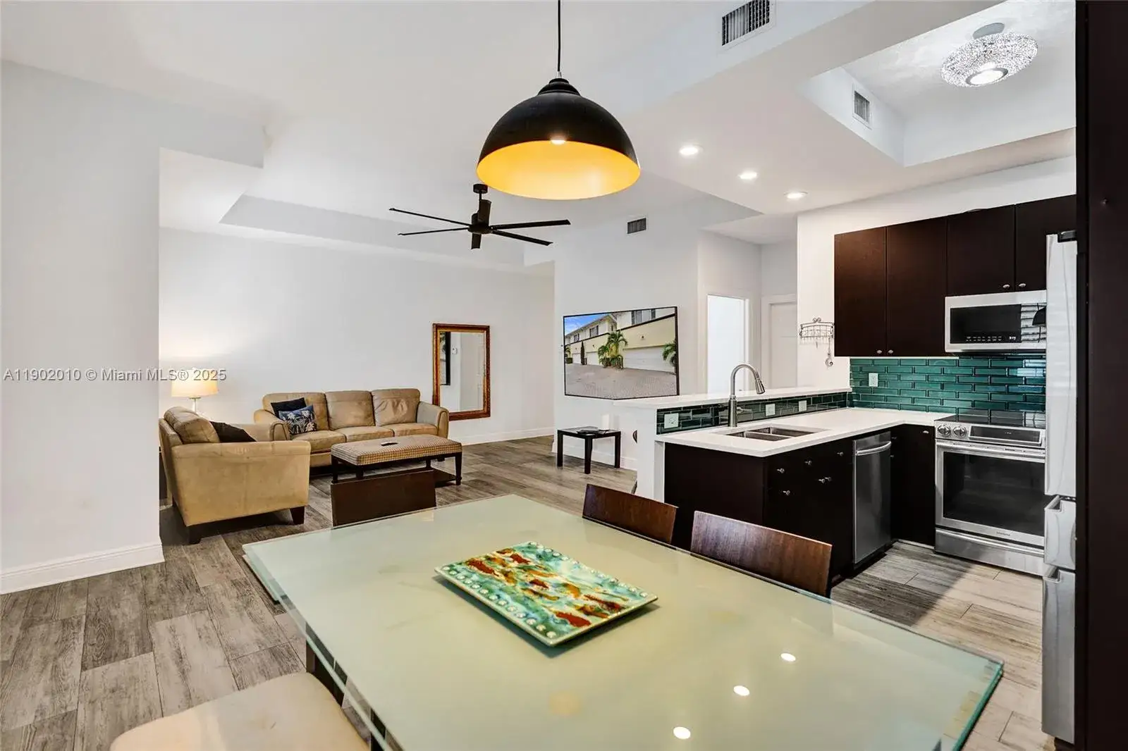3 bedroom 2 bath Residential for sale at 518 N Federal Hwy # 14, Lake Worth FL 33460