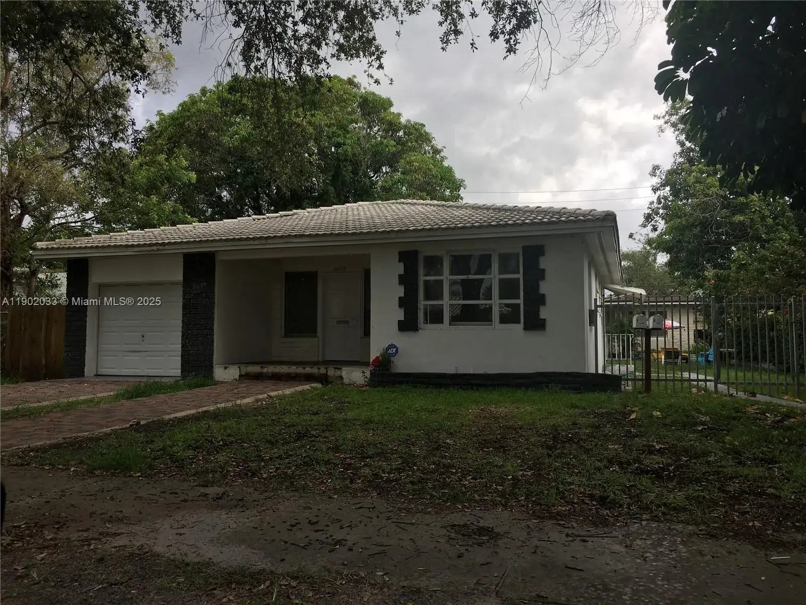3 bedroom 2 bath Residential Lease for rent at 2029 Monroe St, Hollywood FL 33020