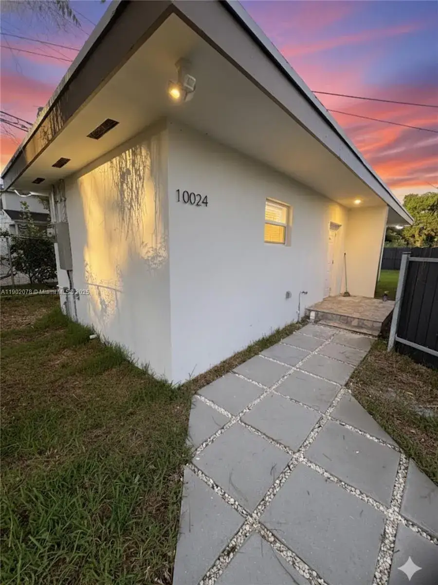 2 bedroom 1 bath Residential Lease for rent at 10020 SW 171st St # 0, Miami FL 33157