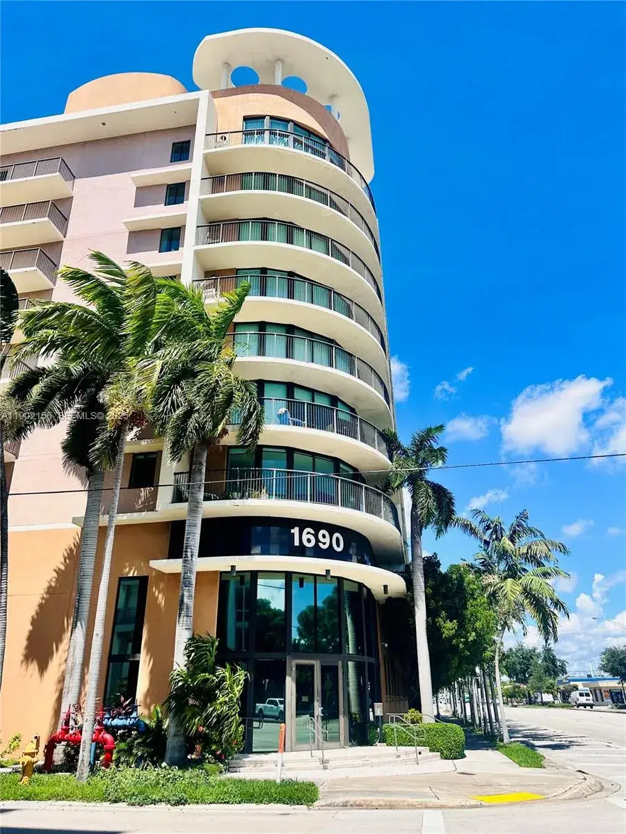 2 bedroom 2 bath Residential Lease for rent at 1690 SW 27th Ave # 806, Miami FL 33145