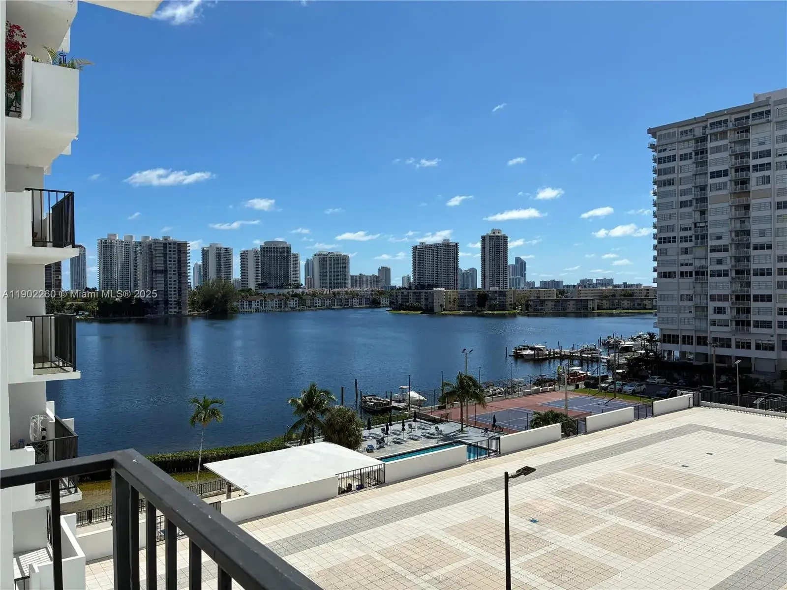 2 bedroom 2 bath Residential for sale at 2780 NE 183rd St # 606, Aventura FL 33160