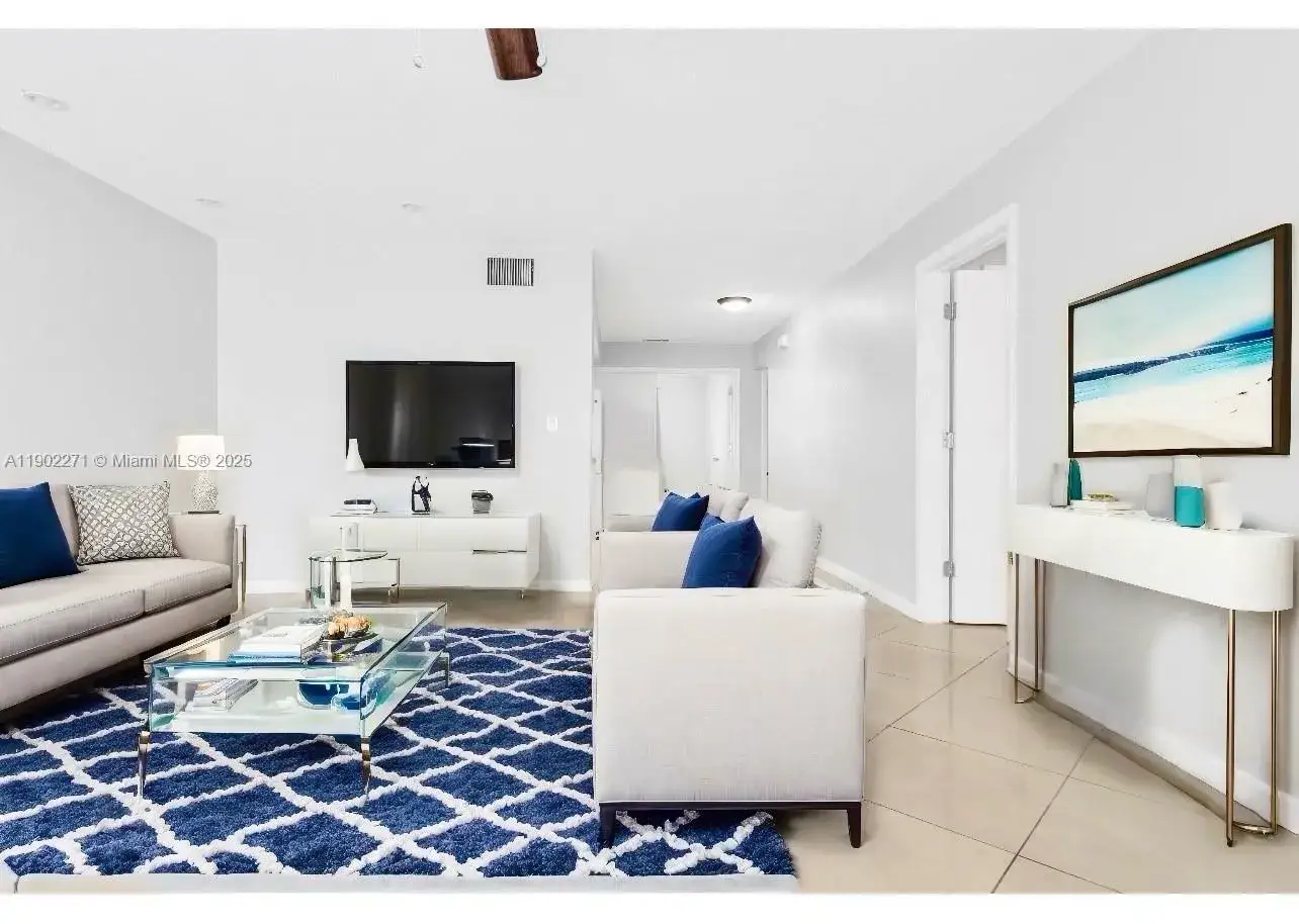 3 bedroom 2 bath Residential Lease for rent at 2175 NE 56th St # 105, Fort Lauderdale FL 33308