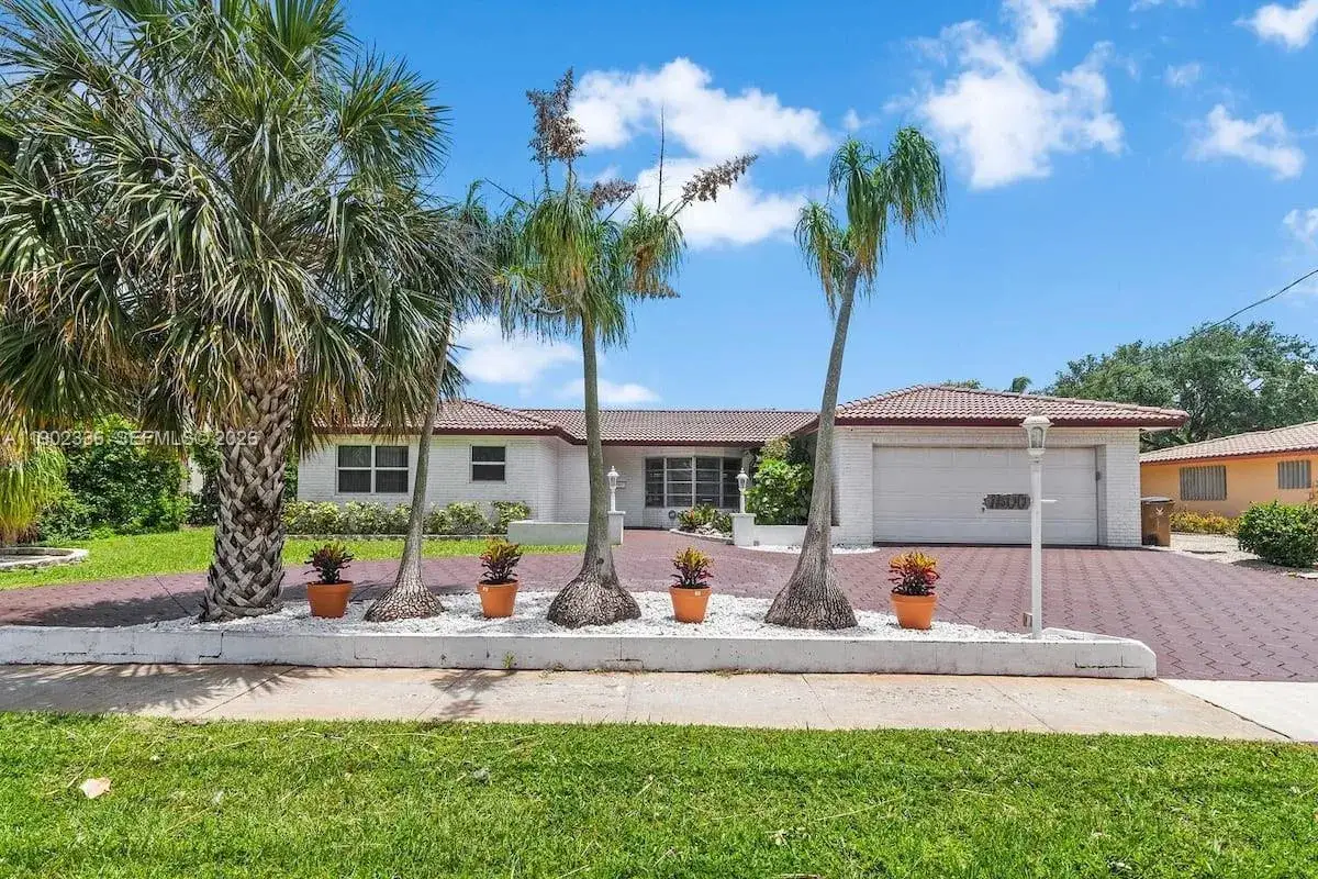 3 bedroom 2 bath Residential Lease for rent at 1500 NW 45th St, Pompano Beach FL 33064