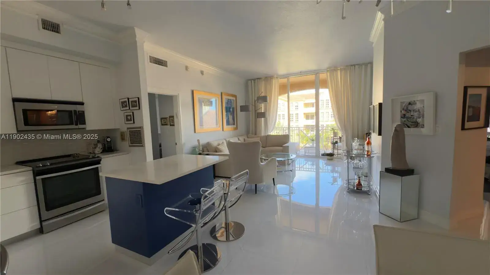 2 bedroom 2 bath Residential for sale at 3001 NE 185th St # 532, Aventura FL 33180