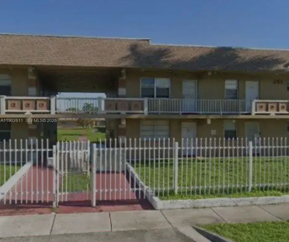 2 bedroom 1 bath Residential for sale at 301 NW 177th St # 136, Miami Gardens FL 33169
