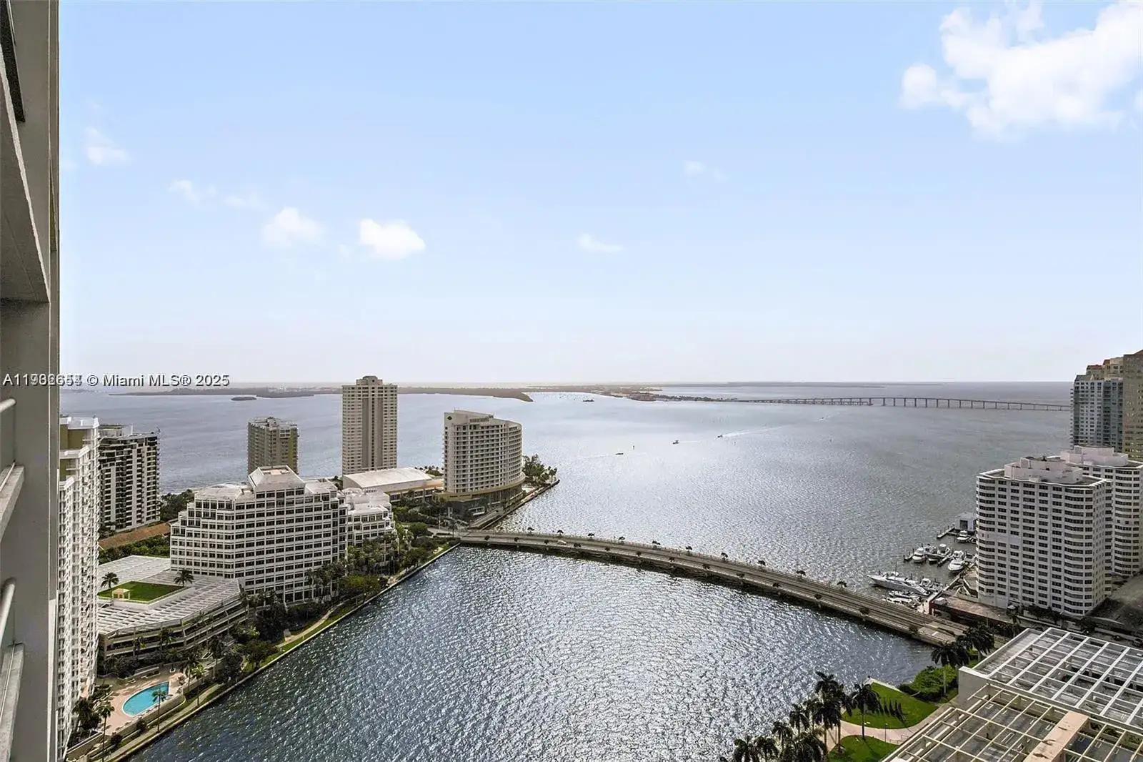 1 bedroom 1 bath Residential for sale at 495 Brickell Ave # 5407, Miami FL 33131