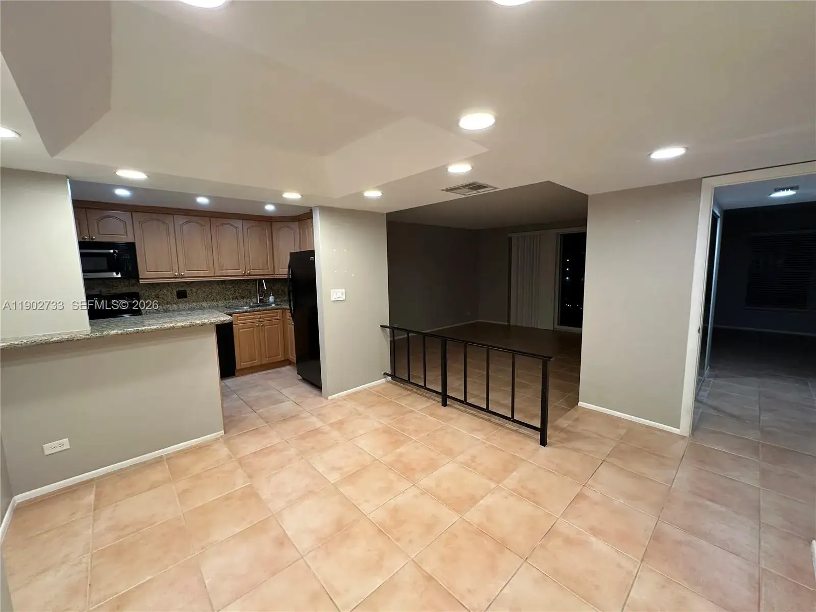 1 bedroom 1 bath Residential Lease for rent at 3650 Inverrary Dr # G, Lauderhill FL 33319