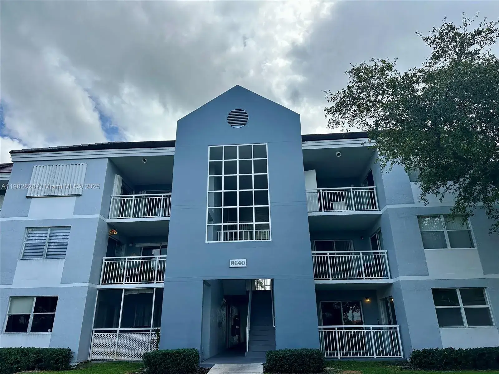 2 bedroom 2 bath Residential for sale at 8640 SW 212th St # 307, Cutler Bay FL 33189