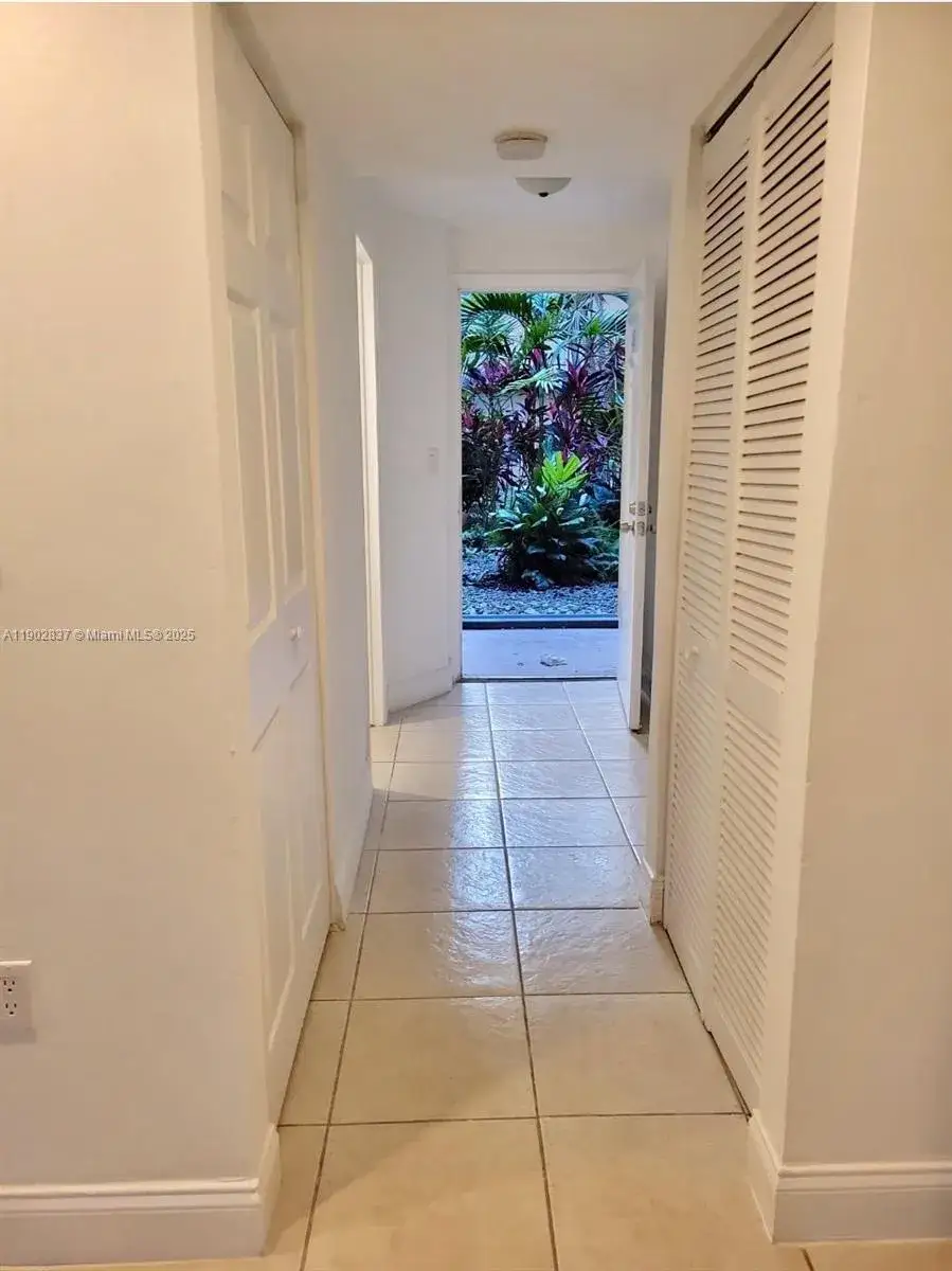 2 bedroom 2 bath Residential Lease for rent at 4205 N University Dr # 111, Sunrise FL 33351