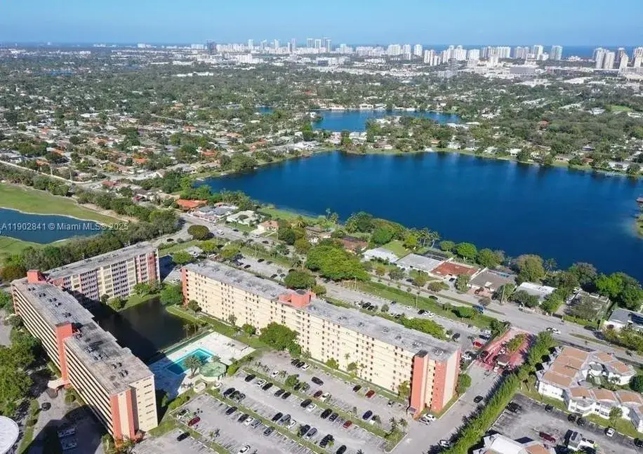 1 bedroom 1 bath Residential Lease for rent at 1780 NE 191st St # 2, Miami FL 33179